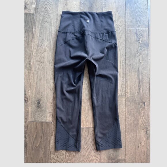 Lululemon Anew Laser Cut Crop Leggings Black Size 4 Yoga Pilates Workout Active - Picture 5 of 7